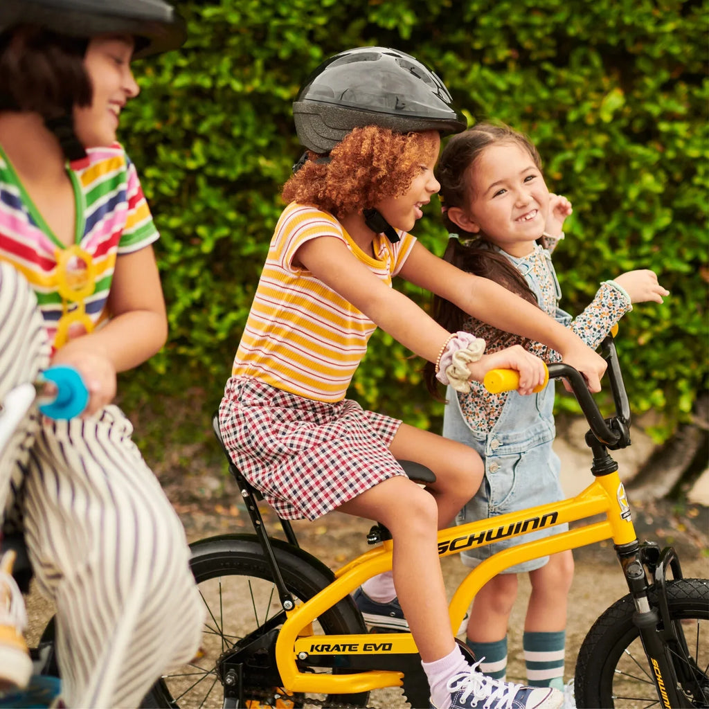 Sizechwinn Krate EVO, 16 - Inch Wheels, Training Wheels, Sizeunfire Yellow